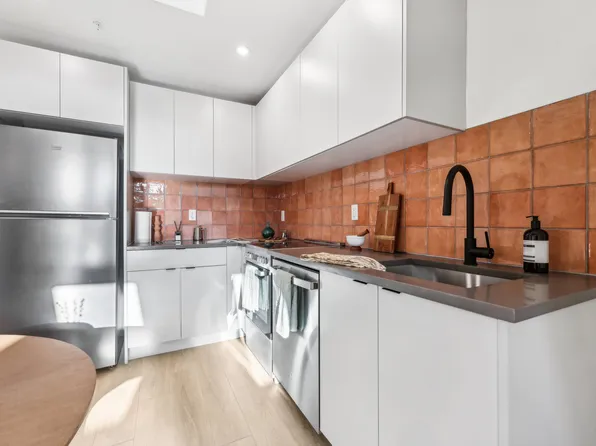 328 Pacific Avenue image 45 of 85