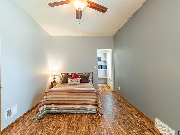 5th image of 442 N 10th St