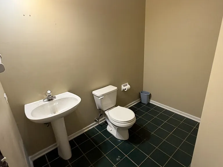 575 Capital Ln — Photo 16