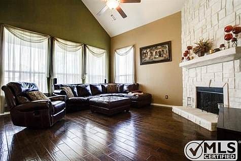 4th image of 4612 Wembley Ct