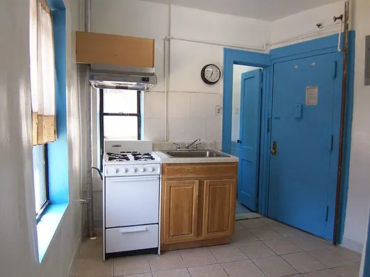 Rented by Town Residential | media 9