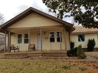 923 N Ash St, Guthrie, OK 73044