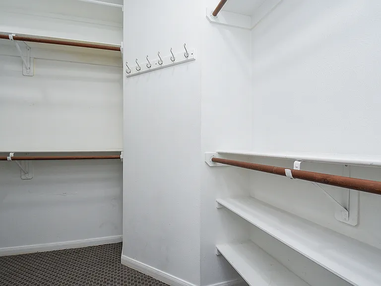 202 W Sterling Pond Cir — Photo 21