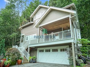 17057 28th Ave NE, Lake Forest Park, WA 98155
