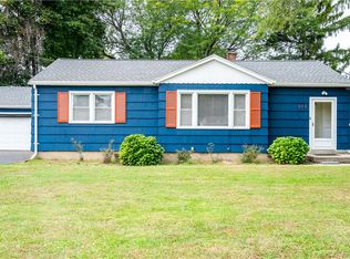 923 N Greece Rd, Rochester, NY 14626