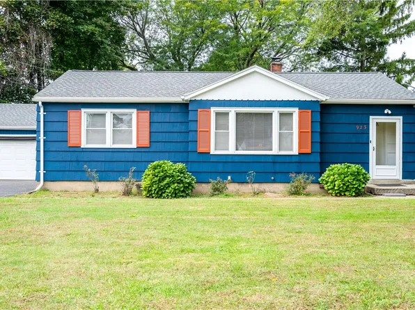 923 N Greece Rd, Rochester, NY 14626