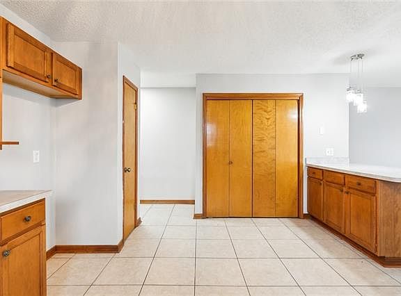 5th image of 7252 Warfield St