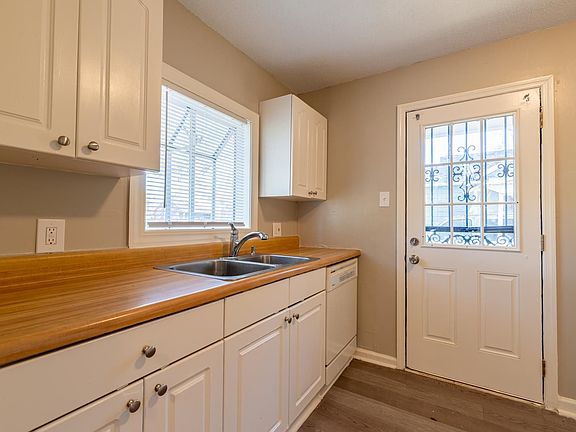 3rd image of 4267 Owen Ave