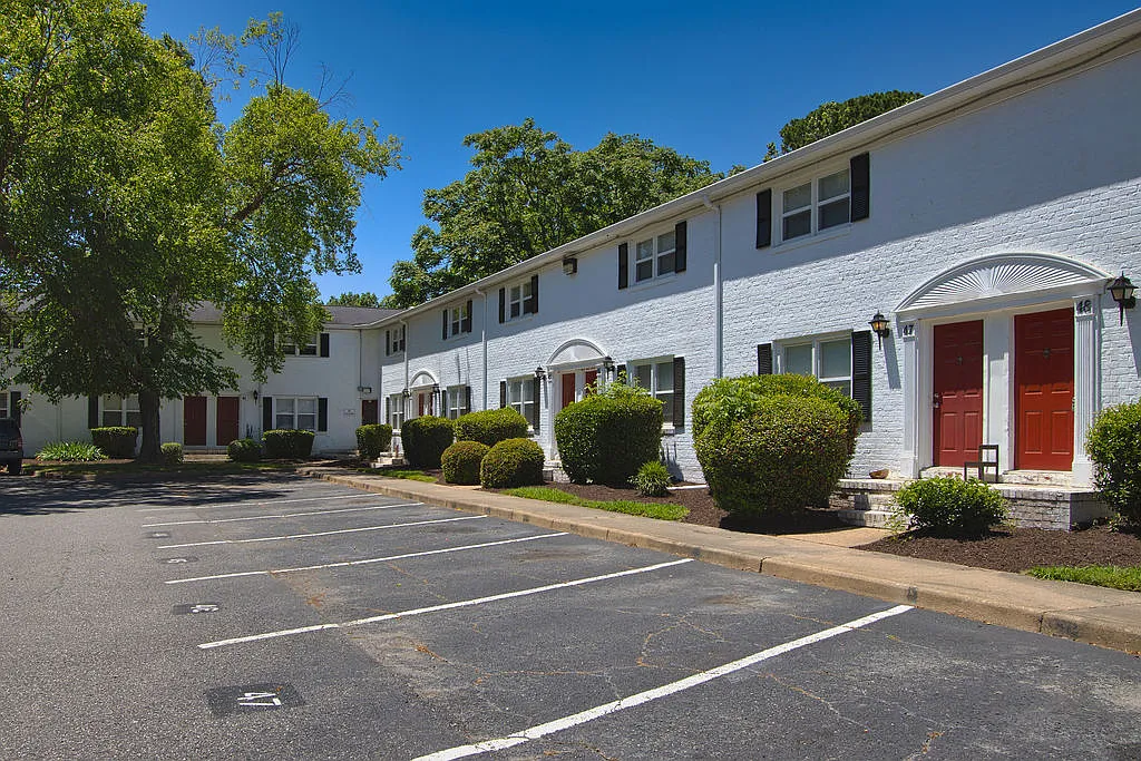 Colony Apartments — Photo 2