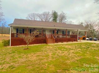 124 Hood Hts, Hendersonville, NC 28739