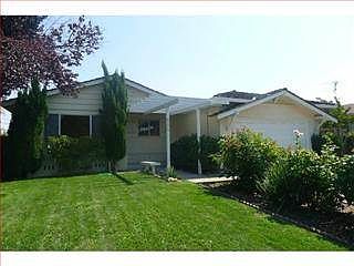 1st image of 806 Daffodil Way