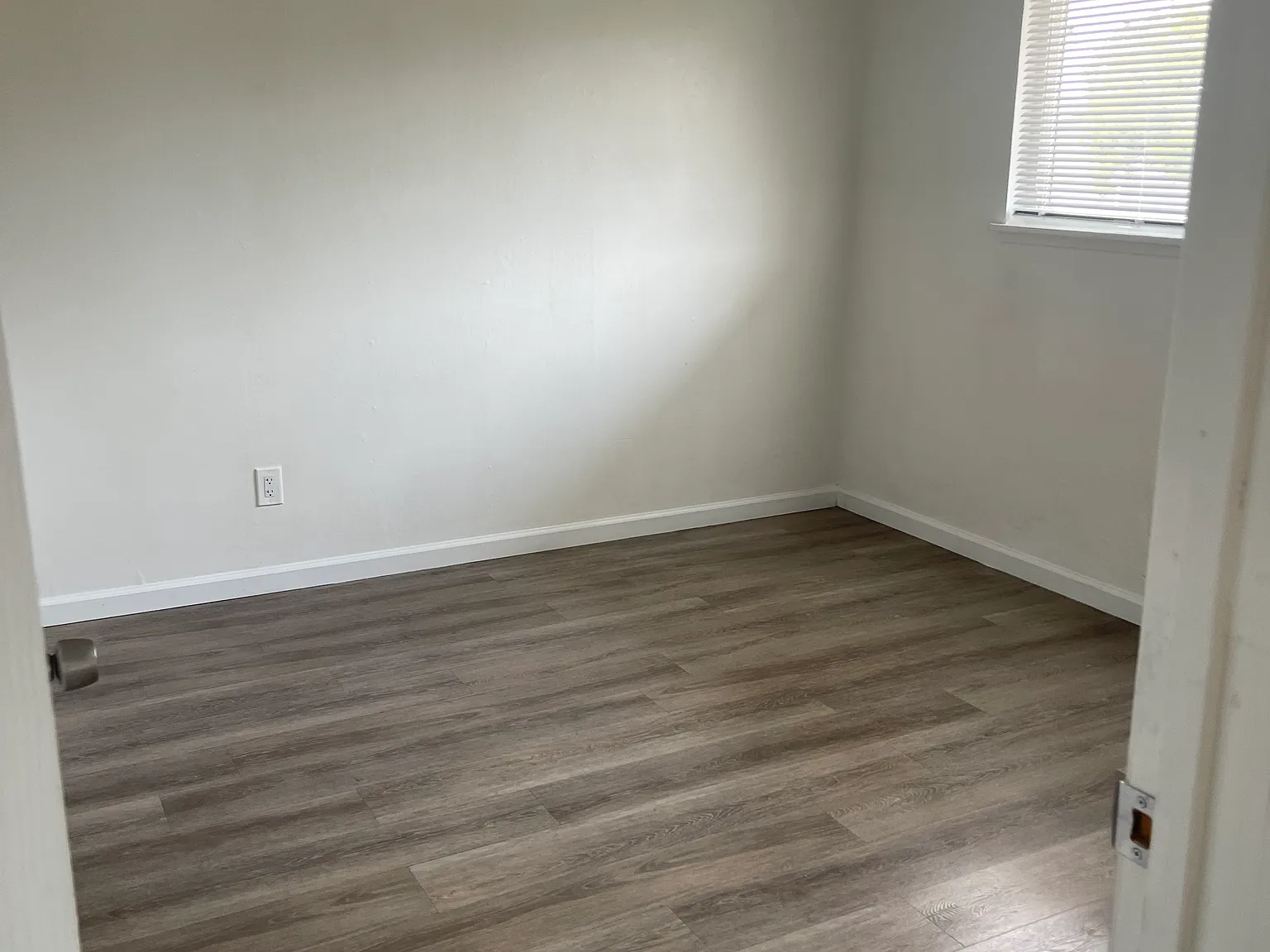 2 bed, 800 sqft, $2,300 — Photo 3