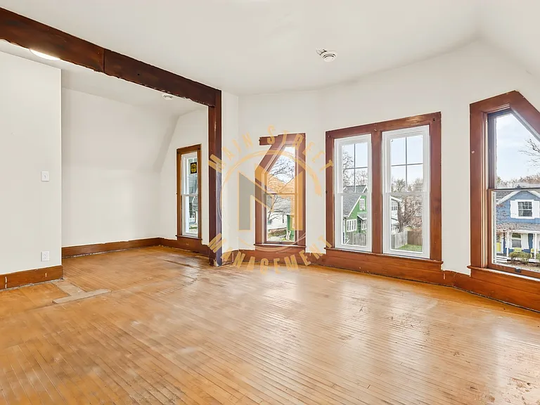 503 N Michigan St — Photo 21
