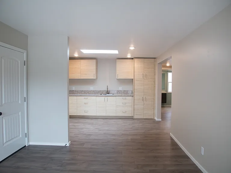 2811 Center St #B — Photo 4