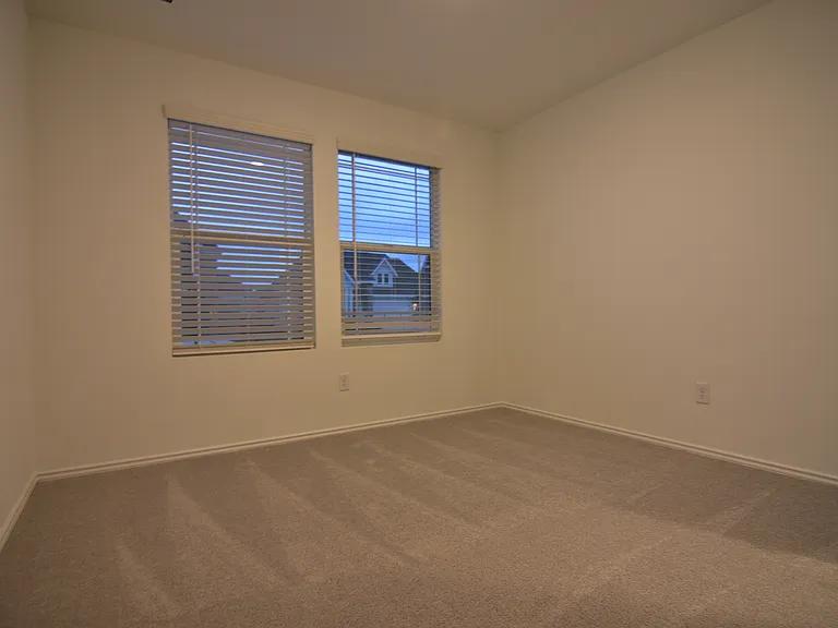 409 Keefer Ln — Photo 71
