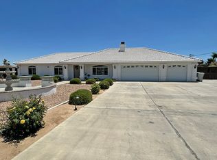 9363 8th Ave, Hesperia, CA 92345