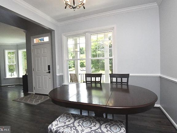 5th image of 475 Cardinal Ln