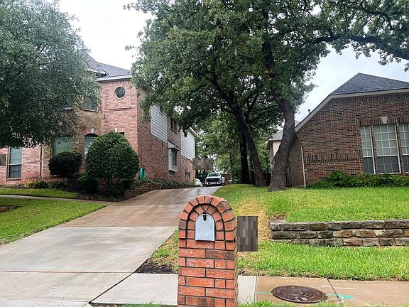 3rd image of 3011 Hidden Springs Dr