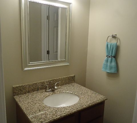 New guest bth with granite