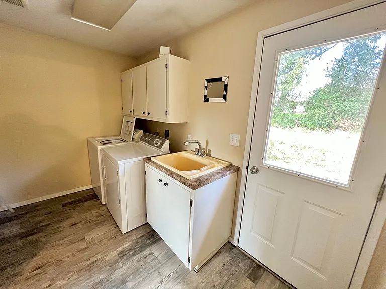 1707 College Pl — Photo 13