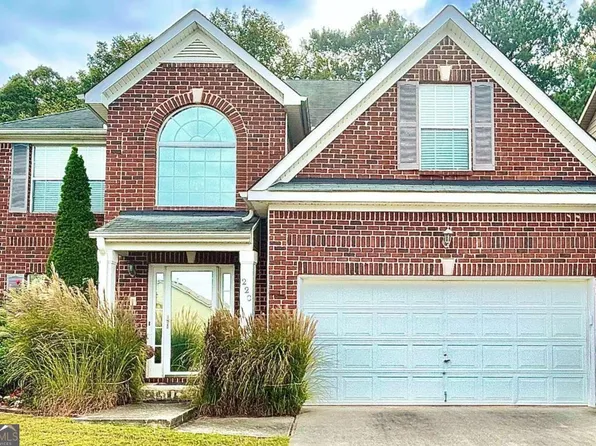 220 Dowsable Way, Fairburn, GA 30213