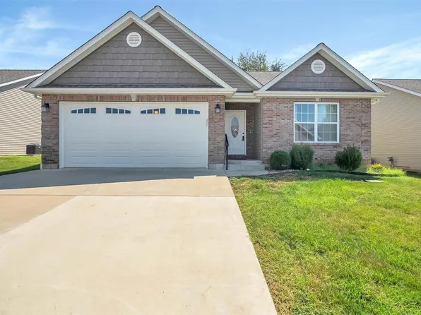 1750 Lakeshore Dr, Farmington, MO 63640