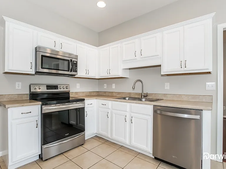 913 Narrows Point Dr — Photo 3