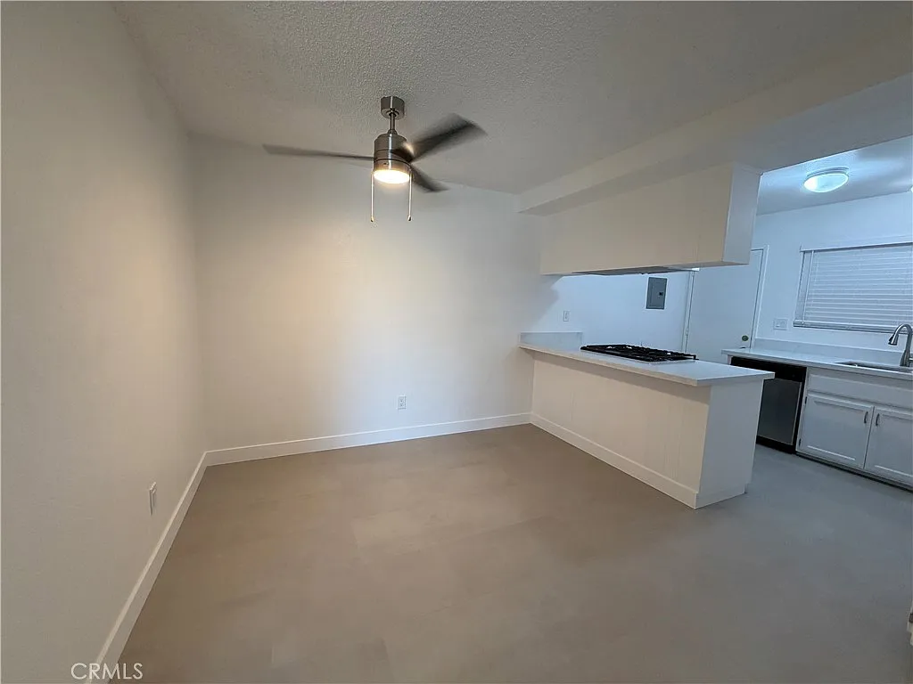 3 bed, 1200 sqft, $2,795 — Photo 4