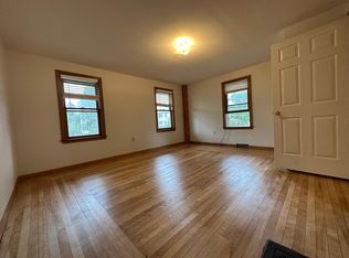 8 Webster St #1F, Taunton, MA 02780