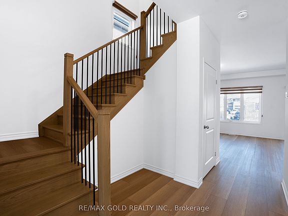 4th image of 222 Pilkington St