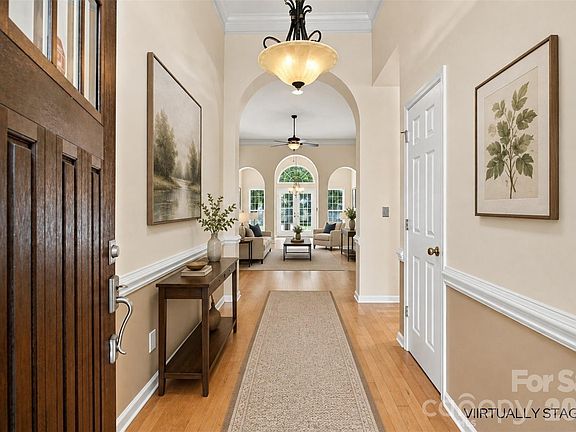 3rd image of 12602 Kemerton Ln