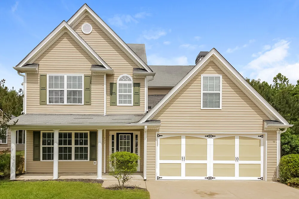 3 bed, 2.5 bath, 2278 sqft, $2,790 — Photo 1