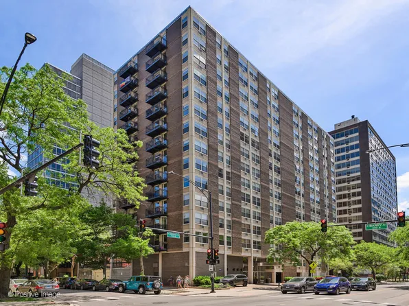 3033 N Sheridan Rd APT M1, Chicago, IL 60657