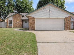 10532 Kristie Ln, Midwest City, OK 73130