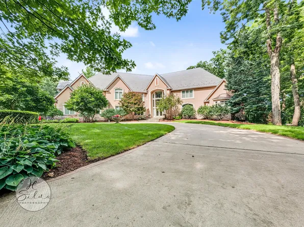 11022 Ayrshire Ct, Woodstock, IL 60098