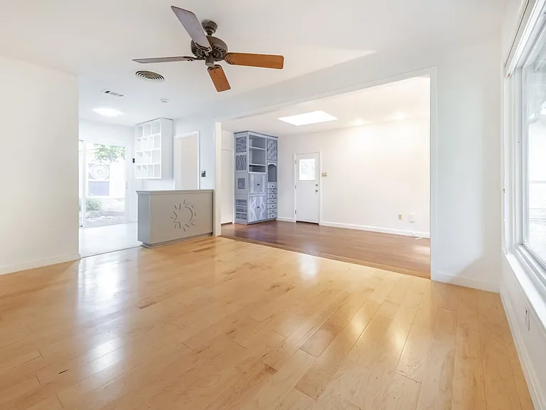 6202 Peggy St — Photo 1