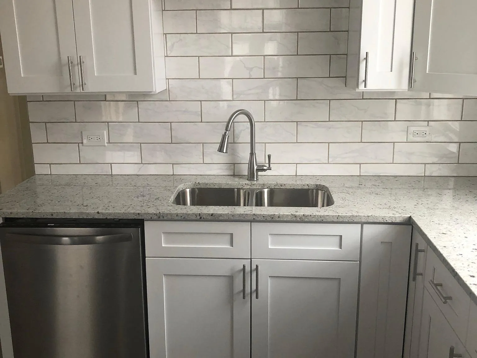 628 N Albany Ave — Photo 3
