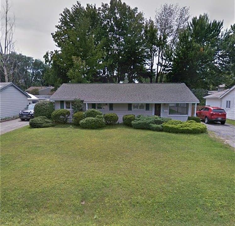 1st image of 7514 Manor Dr