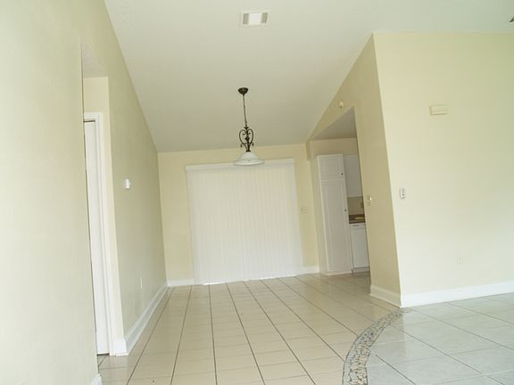 4th image of 772 Dromedary Dr