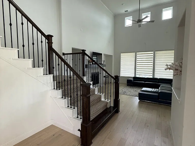1927 Pebble Ln — Photo 9