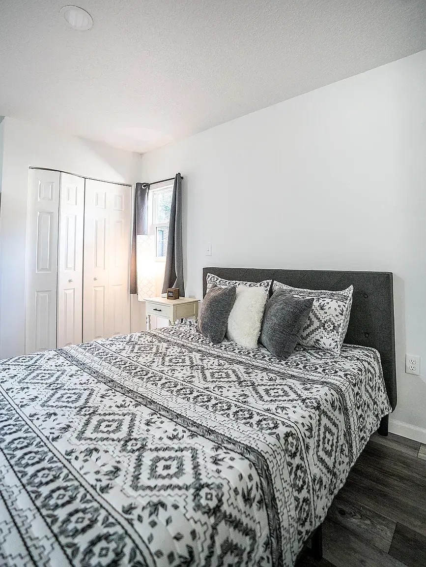 Studio, 500 sqft, $1,300 — Photo 3