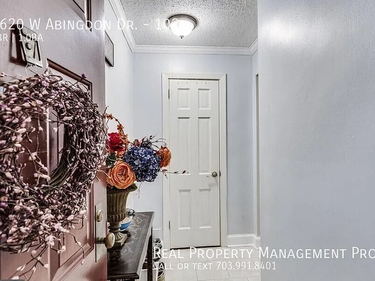1620 W Abingdon Dr #102 — Photo 3
