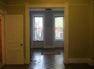 1854 N Howe St #1, Chicago, IL 60614