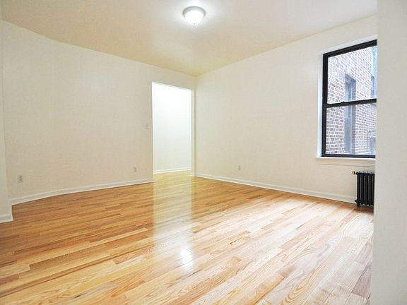 3rd image of 549 Isham St APT 8