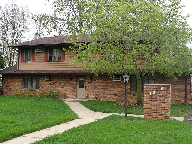 1st image of 1016 Parkwood Ln #4
