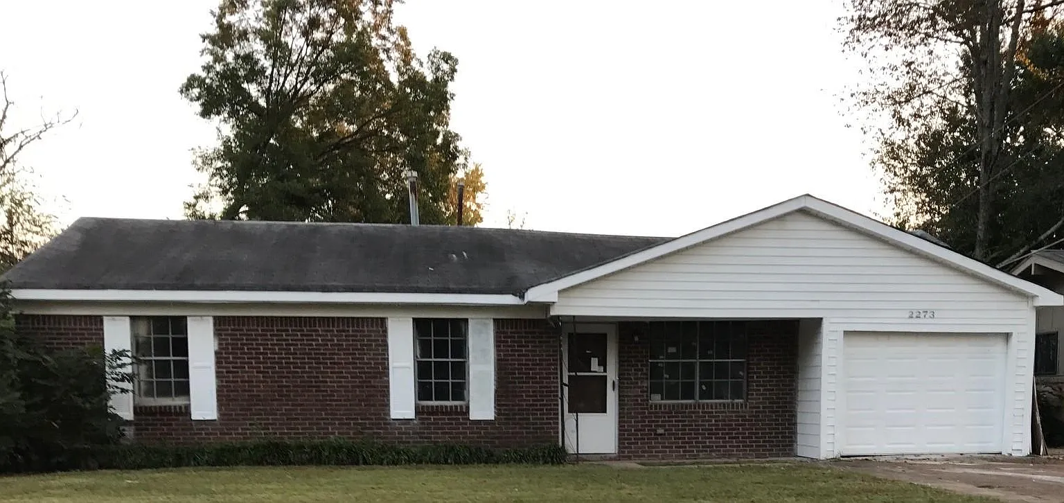 4 bed, 1.5 bath, 1659 sqft, $1,200 — Photo 1