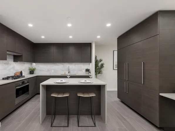 2186 Gilmore Ave N #3404, Burnaby, BC V5C 1V4