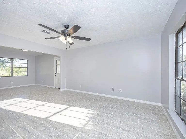 6672 Cortez Cir — Photo 8