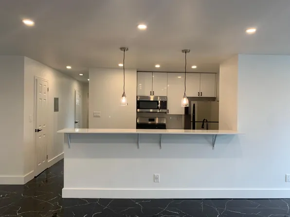 750 N Broad St, Elizabeth, NJ 07208