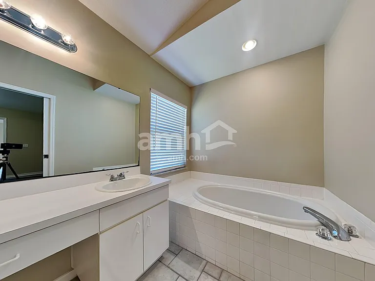 10419 Salisbury St — Photo 12